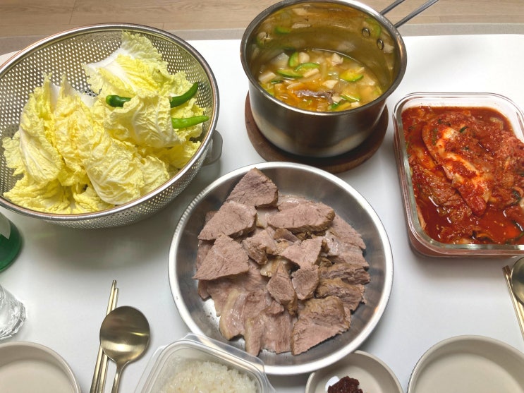  [돼지고기 목살로 보쌈 만들기] 쌍화탕 두병으로 잡내 하나도 안나고 맛있게 만드는 초간단 보쌈 삶기 레시피(+김장철 수육 만들때 추천)