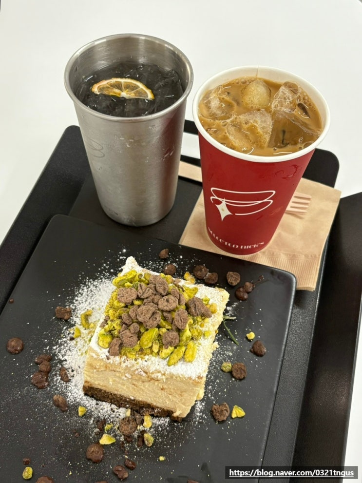  [강남역카페] 티라미수 맛집, 좌석많은 강남역 대형카페- '셀렉티드닉스'