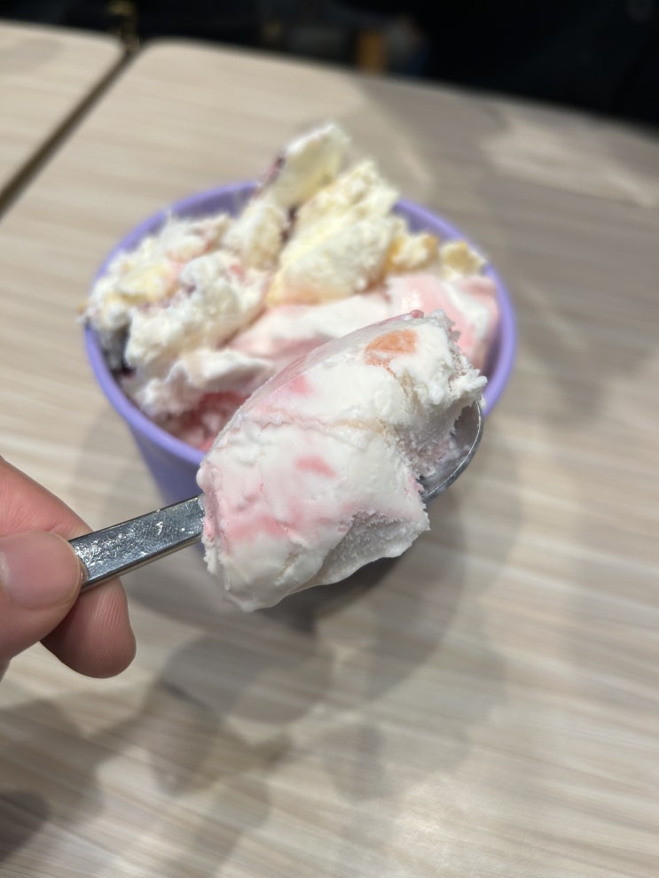  베스킨라벤스 10월 이달의 맛 <숭아야, 그릭다...> 리뷰