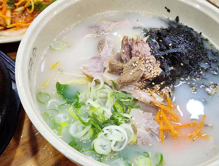  관광객보다 제주 현지인에게 더 유명한 제주 공항근처 고기국수 맛집 삼무국수