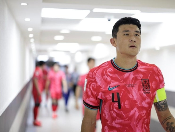<b>축구선수</b> <b>김민재</b> 이혼사유 전 와이프 <b>아내</b> 누구? 인스타 직업... 
