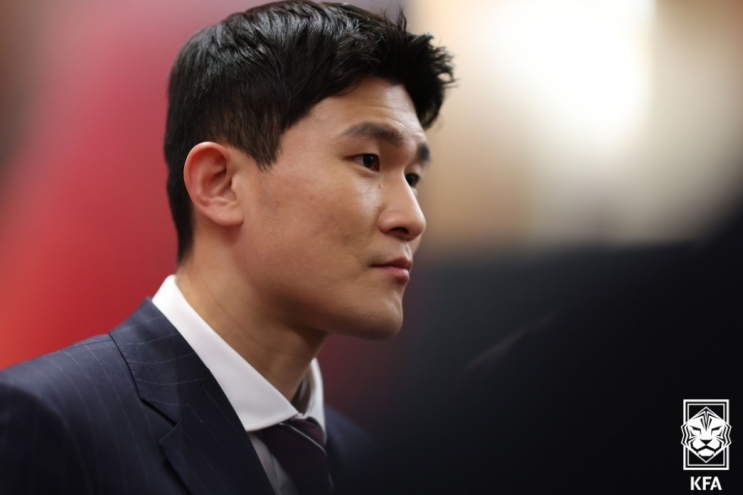 국가대표 수비수 김민재 이혼, 결혼 4년 만에 동갑내기 아내 안지민과 성격차이 결별 국가대표 수비수 김민재 이혼, 결혼 4년 만에 동갑내기 아내 안지민과 성격차이 결별
