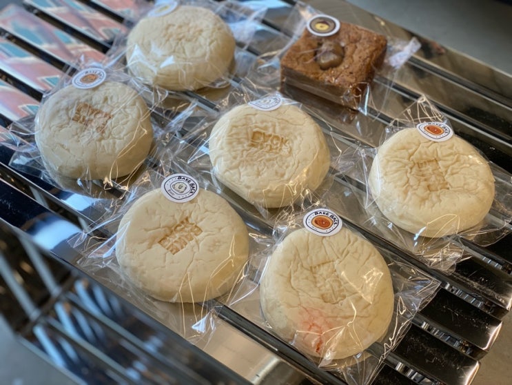  초량 빵지순례 베이크백 쫀득한 모찌빵 먹어보기