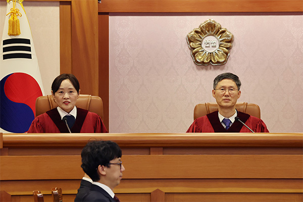 상위다" 진보성향 <b>헌법</b><b>재판관</b> <b>문형배</b>, 이진숙에게 힌트를 줬다