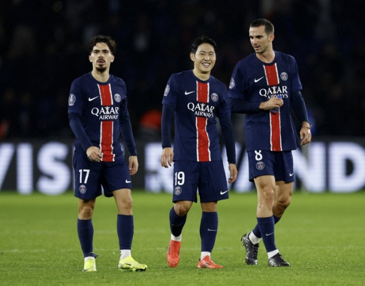 UCL 24-25 UEFA 챔피언스리그 본선 3차전 AC밀란 클럽브뤼헤(클뤼브뤼) AS모나코 츠르베나 PSG PSV 유벤투스 슈투트가르트 아스날 SH도네츠(샤흐타르) 애스턴 볼로냐 UCL 24-25 UEFA 챔피언스리그 본선 3차전 AC밀란 클럽브뤼헤(클뤼브뤼) AS모나코 츠르베나 PSG PSV 유벤투스 슈투트가르트 아스날 SH도네츠(샤흐타르) 애스턴 볼로냐