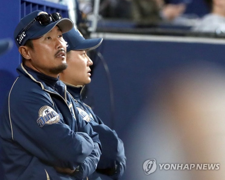 <b>NC</b> 다이노스 신임 <b>감독</b>은 창단 멤버 <b>이호준</b>, 프로필, 연봉... 