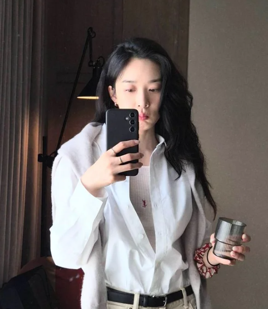  장지역 미용실 | 헤어스타일과 밀접한 패션트랜드! 드뮤어룩에 대해 알아보자