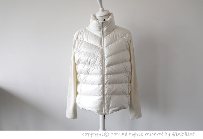 [MONCLER] 24/25fw 몽클레어 여자 패딩 울 가디건 STRICKJACKE AUS WOLLE 유럽 현지 정품 구매대행