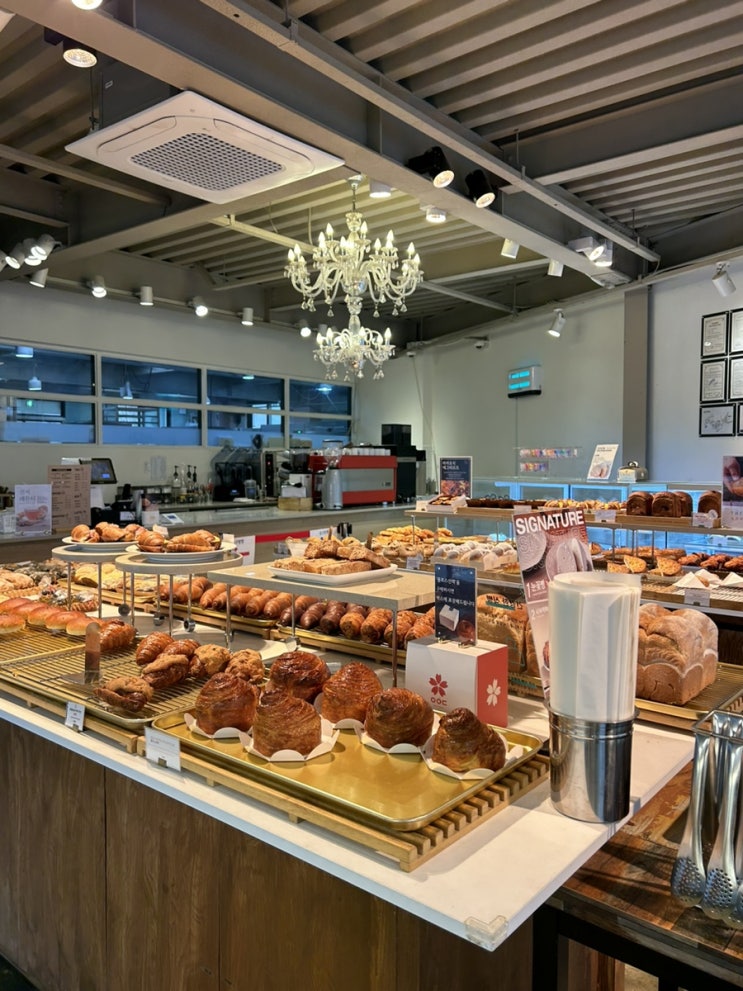  울산 달동 빵집 윤연당 시부카와 밤식빵 추천