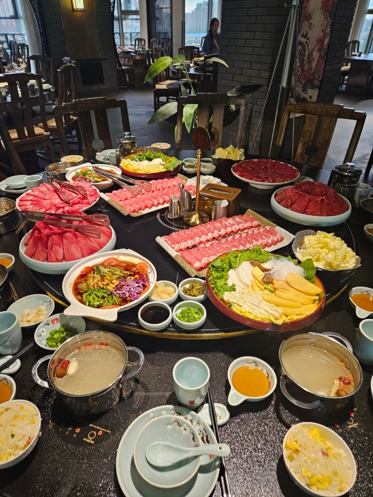  몽골 여행 울란바토르 시내투어) 울란바토르 바 bar 소, 말, 양고기 샤브샤브/칭키스칸 마상 동상/울란바토르 한식당