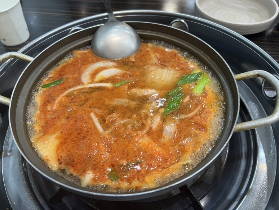 24시 누름돌생고기김치찌개 검암점 사진 2