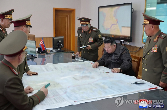 <b>김정은</b>의 '<b>러시아</b> 베팅', 대남 도발 가능성 키워 … 참전 참상... 