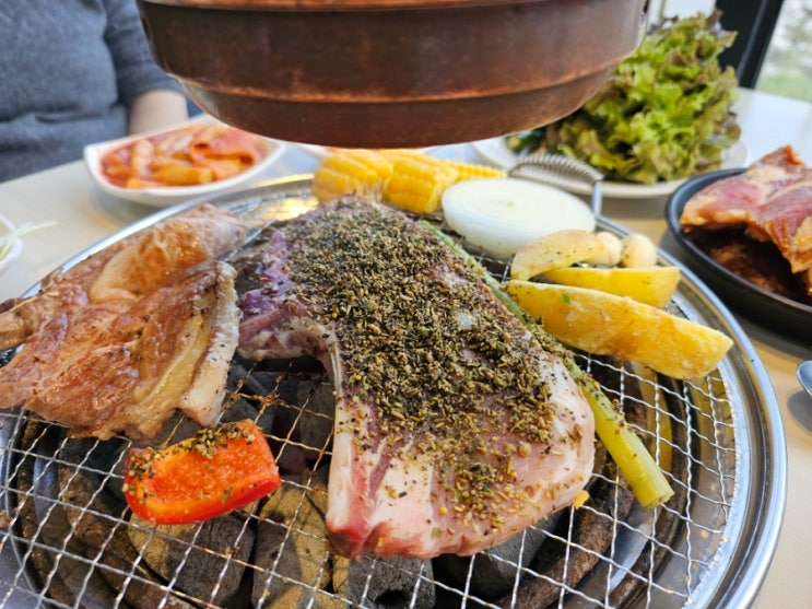  충주맛집 명륜진사갈비 자유이용 돼지갈비  해외여행기회까지 !