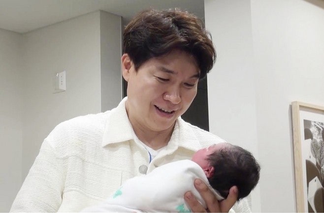 박수홍 <b>김다예</b> 아기 득녀 소식에 친형 별세 엄마 근황도... 