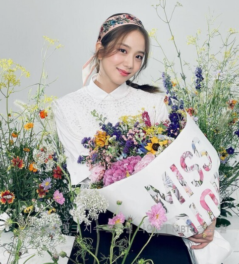 BLACKPINKジス プロフィール：年齢、身長、MBTI、ソロ活動、ファッションまで一目でチェック！