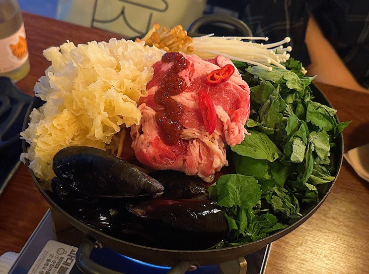  홍대 연남동 술집 잊힐리야 내돈내산 얼큰전골 방아전 들기름막국수 안주 맛집