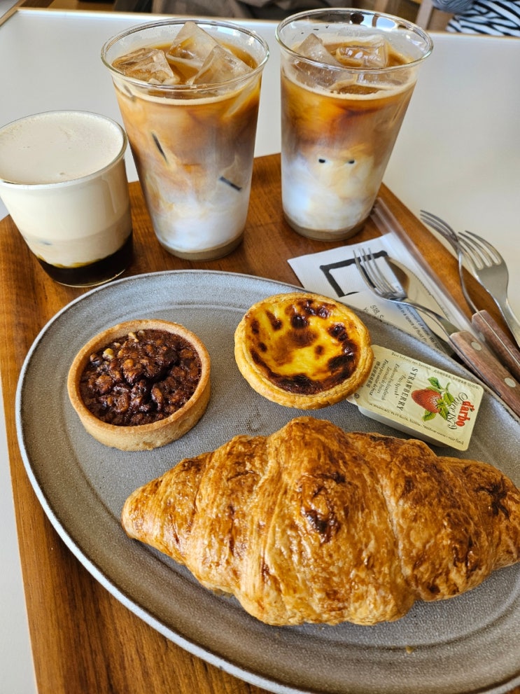  맛있는 디저트와 시그니처커피 그리고 멋진 바다뷰가 있는 선진리성 근처 경남 사천시 카페 이에이에프 내돈내산 후기