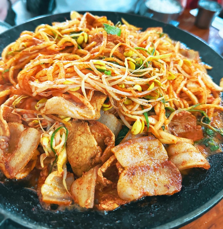  서귀포 도민들의 소울푸드 용이식당 두루치기 (극강의가성비 맛집)
