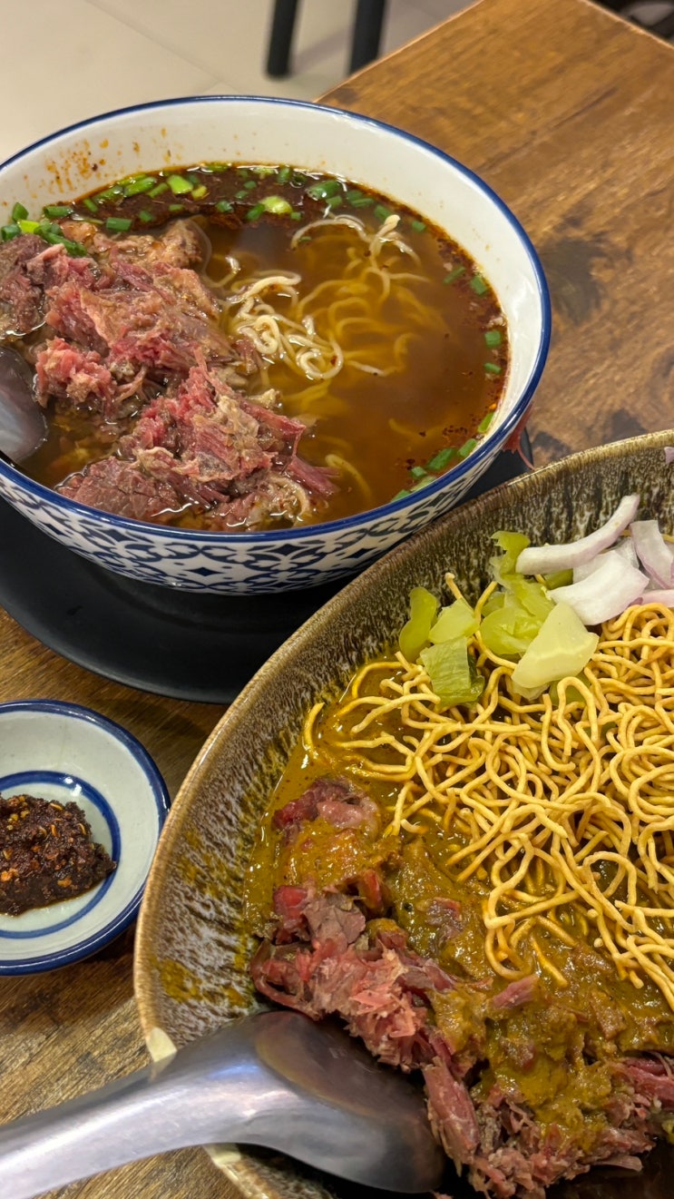  방콕 MZ 로컬맛집 : 쭐라롱껀 대학 근처, 카오소이와 우육면이 맛있는 Zhang La Mian 고기듬뿍!