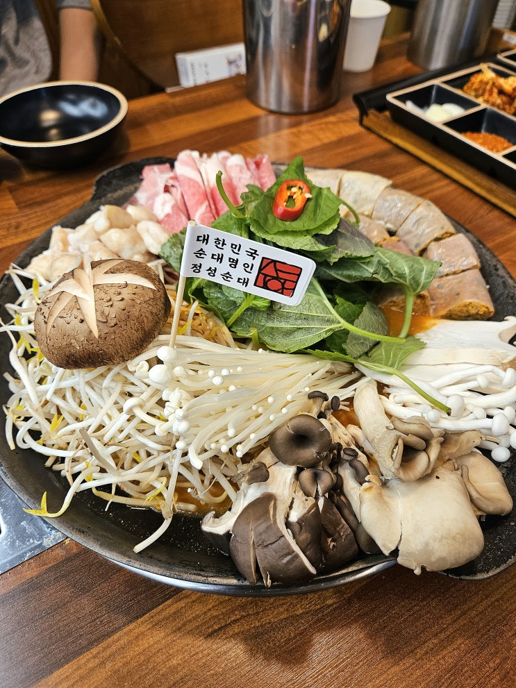  여의도 국밥 맛집 회식하기 좋은 순대전골 정성순대