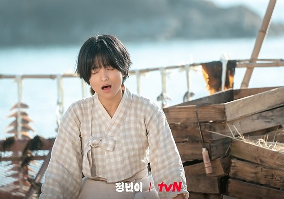 <b>정년이</b> 웹툰 원작 공선 부용... 문옥경(정은채), 서혜랑(<b>김윤혜</b>)