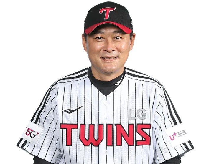 <b>이종범 KT</b>위즈 <b>코치</b>로 합류 이강철 감독과 재회