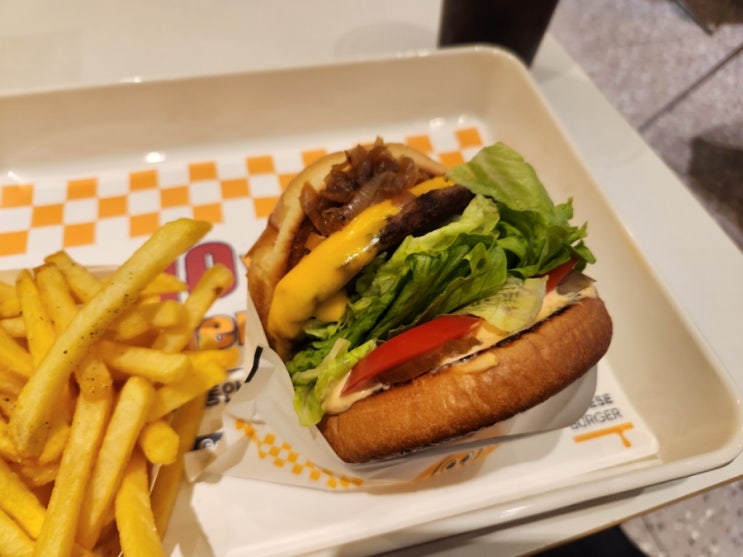  강남역 맛있는 수제버거집 크라이 치즈 버거