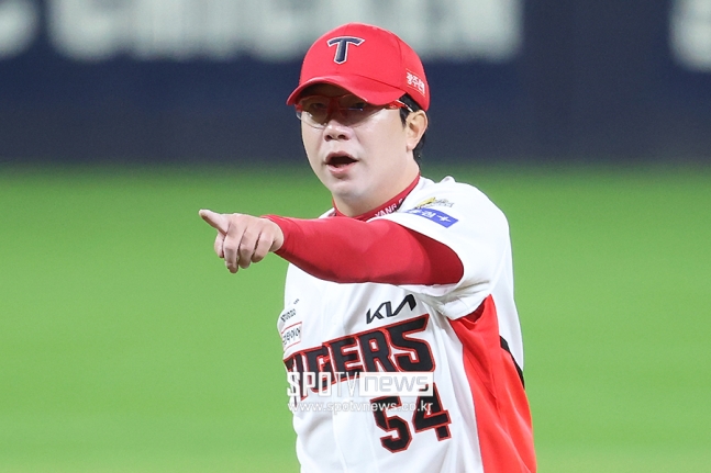 <b>양현종</b> 호투+타선 초전 박살+김도영 대포, KIA <b>삼성</b>에 KS 1... 