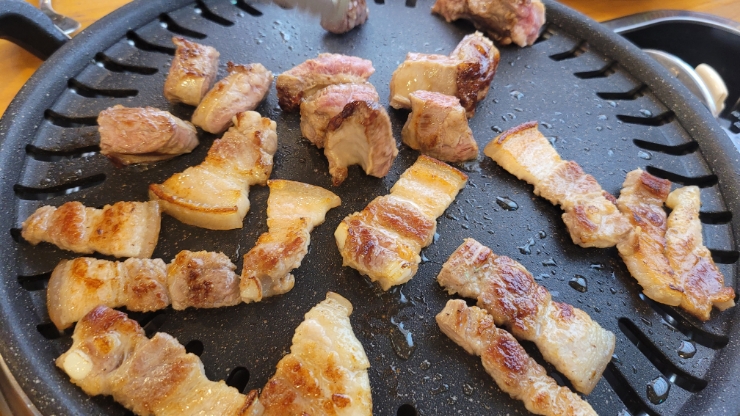  흑석역 삼겹살 맛집 추천: 중앙대입구 고기 맛집 곰팔이 생고기, 회식장소는 여기로 종결!