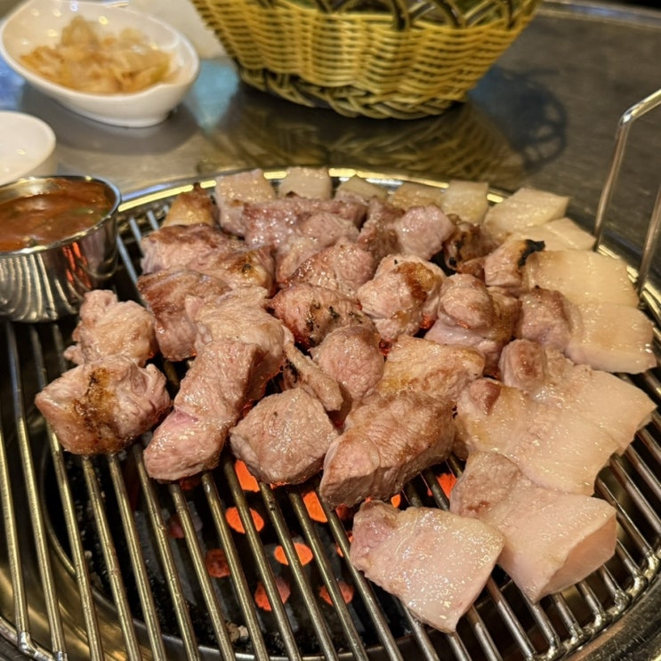 [신촌 이대맛집] 제주산 연탄 미목살 고기집 <제주도로담>