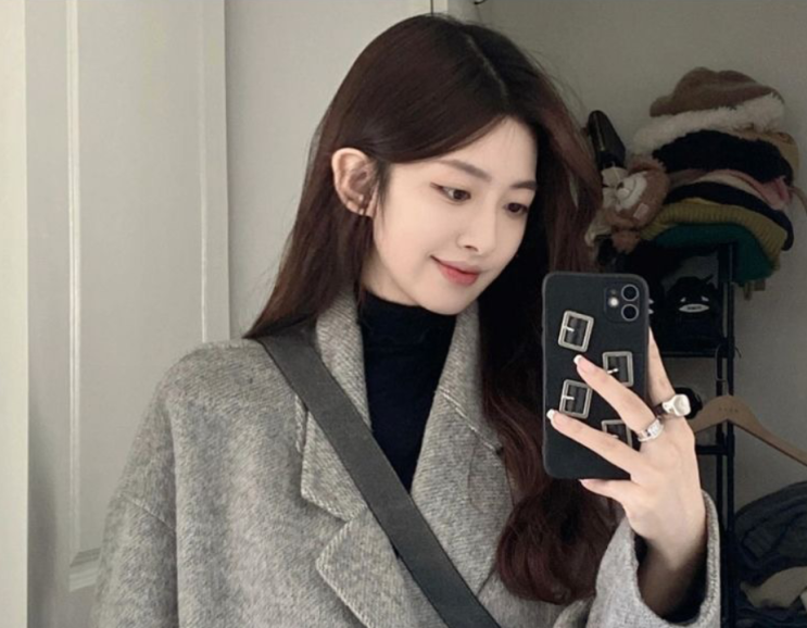  오늘처럼 추운 겨울 날씨 여자 데이트룩 옷차림으로 뭐 입지 고민될때 딱인 여성 롱 코트 코디 추천