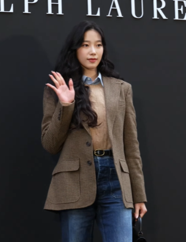  르세라핌 카즈하 청순가련 가을 여자 룩