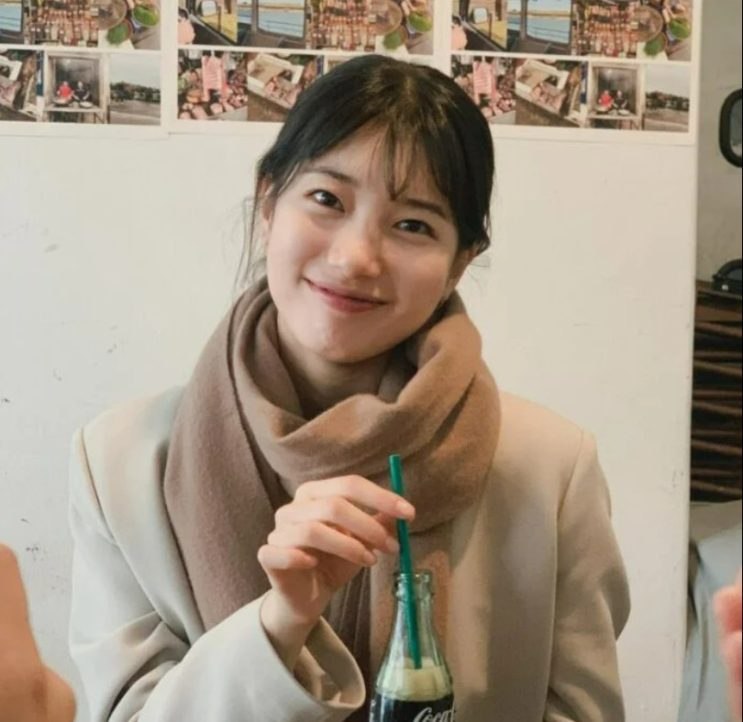  아크네 목도리 10만원대 선물 추천, 30%할인 핫딜 | 수지 아크네 스튜디오 머플러  마이테레사 데일리 캔디