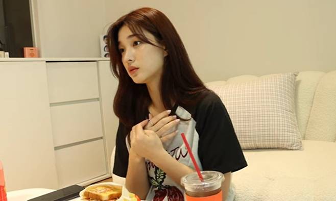 "업소 다녔다" 율희 폭로 후폭풍…최민환, "내 가슴에 돈 꽂기도... 