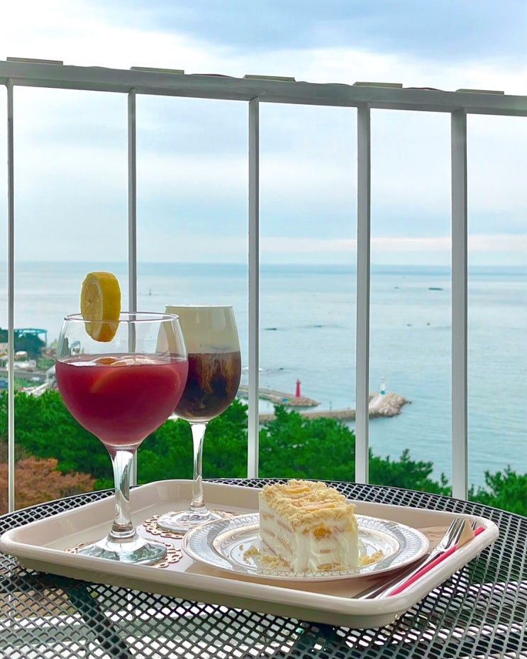  부산 해운대달맞이카페 스노잉클라우드 오션뷰 디저트 맛집