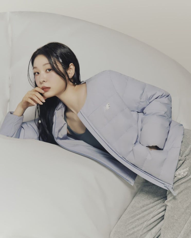  김연아와 함께하면서 여성들 사이에서 난리난 겨울 뉴발란스 여자 구스다운 크롭 경량 패딩 자켓 추천