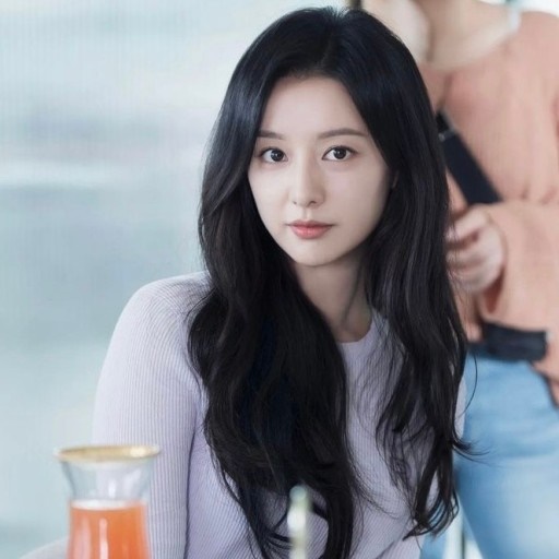 각진 얼굴형에 어울리는 헤어스타일 (김지원 너무 예쁘다... )