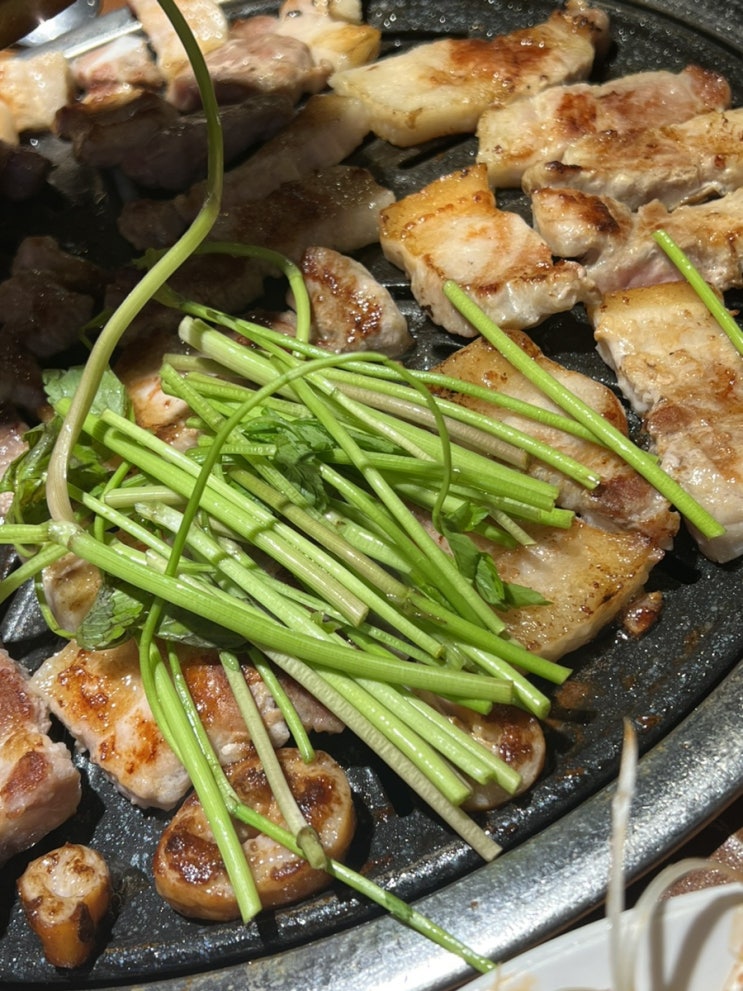  부평 고기 맛집 고기싸롱 내부  음식 종류