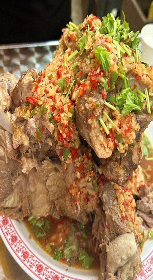  대학생과 친구의 태국 음식 경험, 란아한 만난 정통 맛