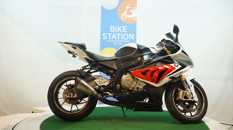 영화 속 오토바이 BMW S1000RR 을 알아보자