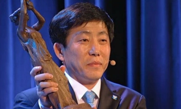 세계 유명 <b>인권상 수상</b>자이다. 그런 그를 민주당 의원들이... 