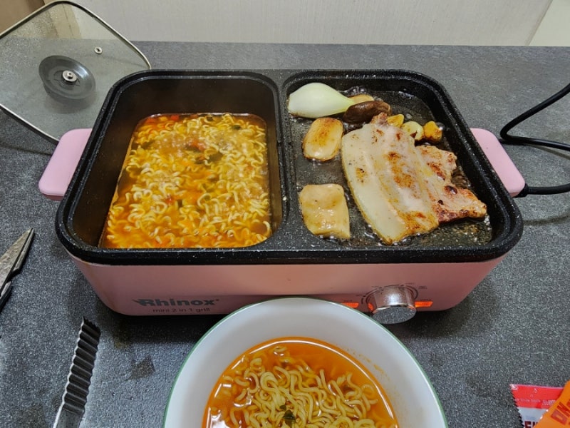 전기멀티 쿠커 집에서 혼자 고기굽기와 라면을 먹을때 라이녹스 멀티 그릴로 혼밥 가능