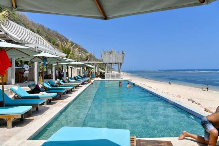  발리 남부 팀비스 비치 클럽 Timbis Beach Club