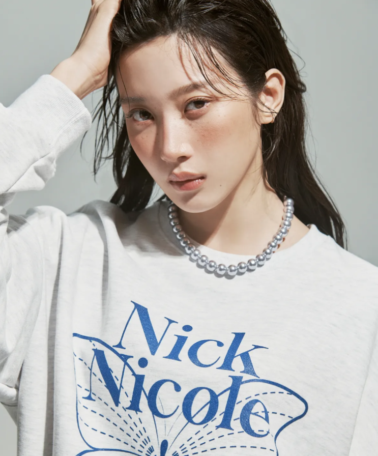  여자 비즈니스캐주얼 차림에서 편하게 입는데 예뻐서 난리난 여성 맨투맨 닉앤니콜 스웻셔츠 코디 추천 ft. 문가영