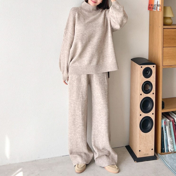  올겨울 필수 아이템! 여성 루즈핏 오버핏 꽈배기 니트와 와이드 팬츠 세트로 완성하는 스타일링 팁