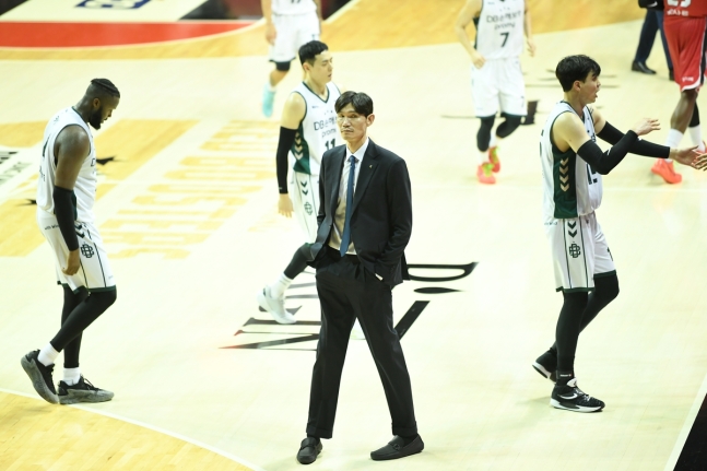 알바노에 <b>오누아쿠</b>까지, 외인 조기 교체가 답인가.