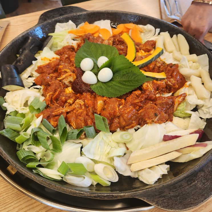  푸짐한 닭갈비가 맛있는 웨이팅 있는 대구 가창 맛집 '가창닭갈비'