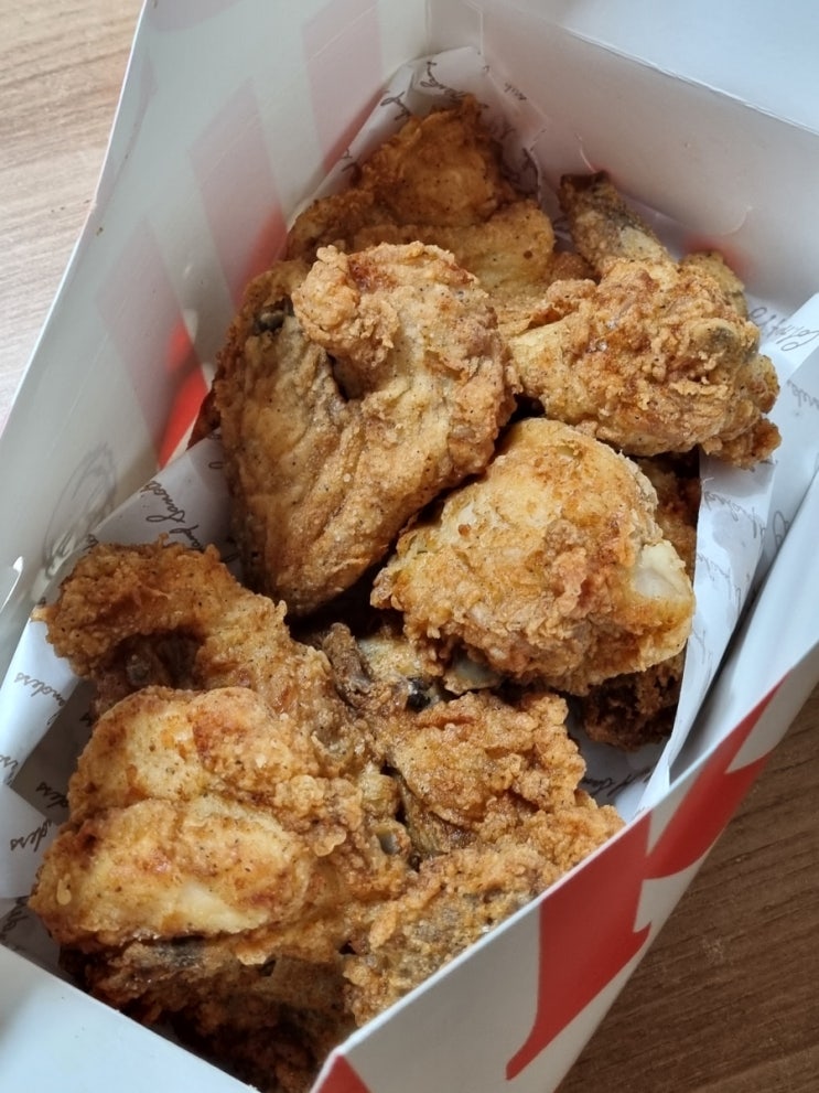  오늘은 KFC 이수역점 오리지널 치킨 8조각 포장
