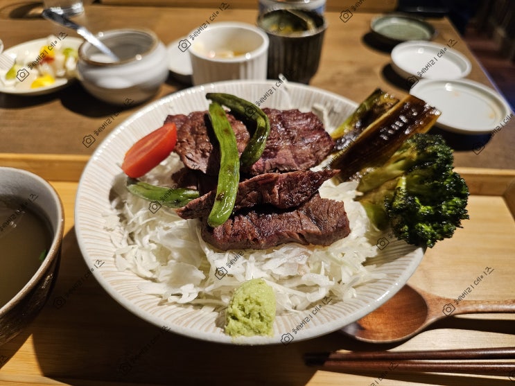  신사역 가로수길 덮밥, 가라아게, 소고기 맛집 (아고야 신사가로수길점)