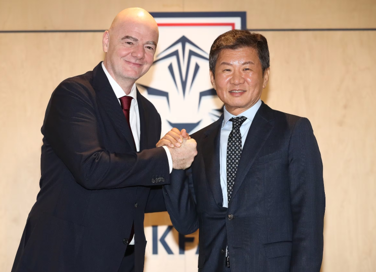 정몽규 회장, 인판티노 FIFA회장 '대한민국 축구 대표팀 감독 선임 논란 이해되지 않아'라는 입장 전해 정몽규 회장, 인판티노 FIFA회장 '대한민국 축구 대표팀 감독 선임 논란 이해되지 않아'라는 입장 전해